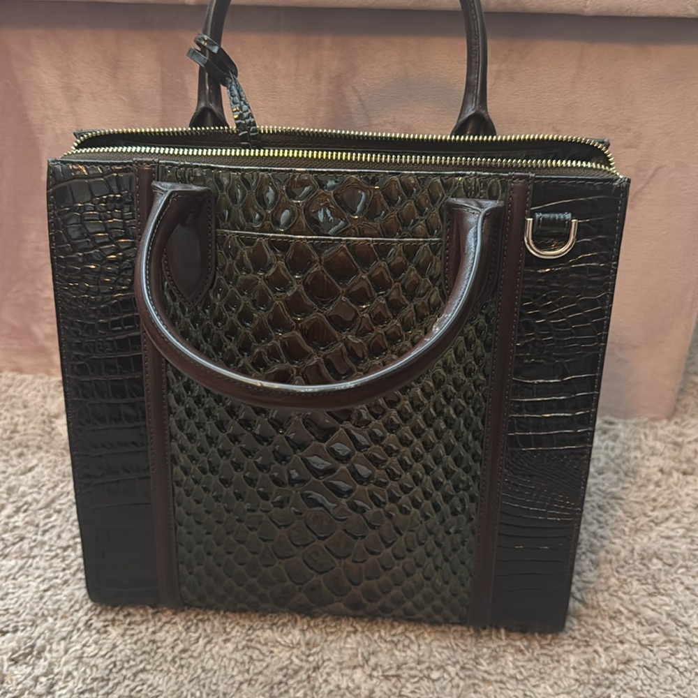 Brahmin Caroline in Hunter Amaya - Picture 4 of 5